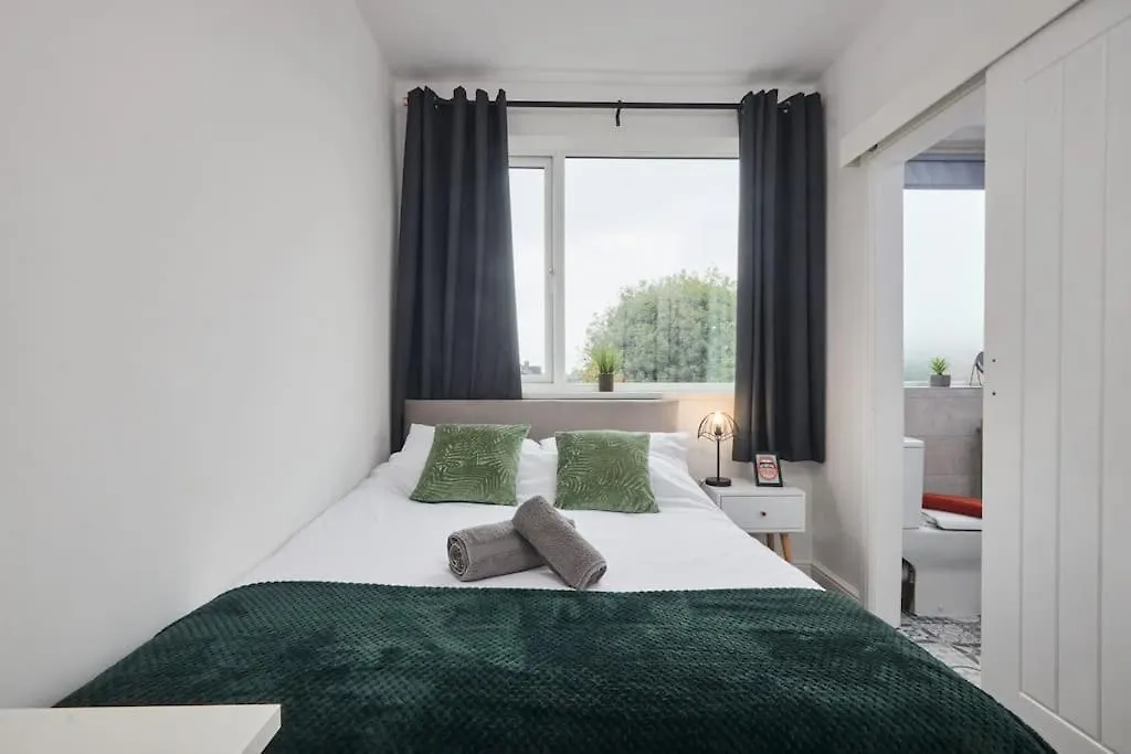 NormantonHaw Hill House - Modern 4 Bedアパートメント