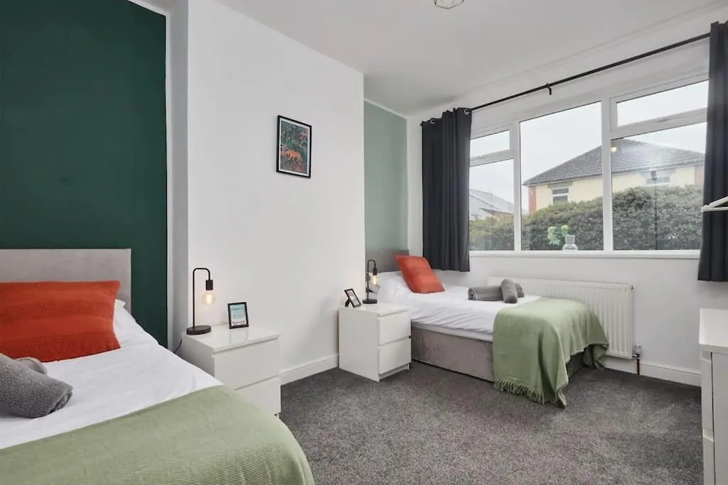 NormantonHaw Hill House - Modern 4 Bedアパートメント アパート